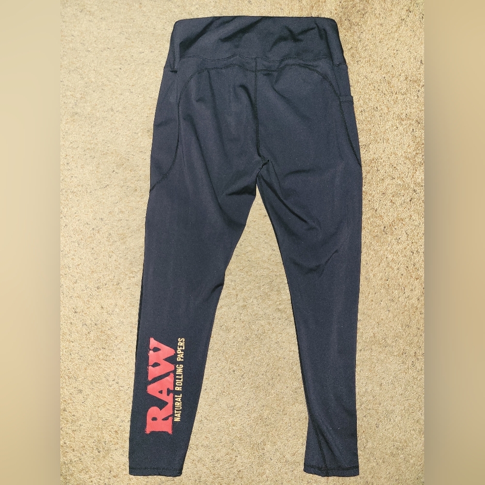 RAW HIGH WAISTED LEGGINGS SIZE MEDIUM BLACK & RED